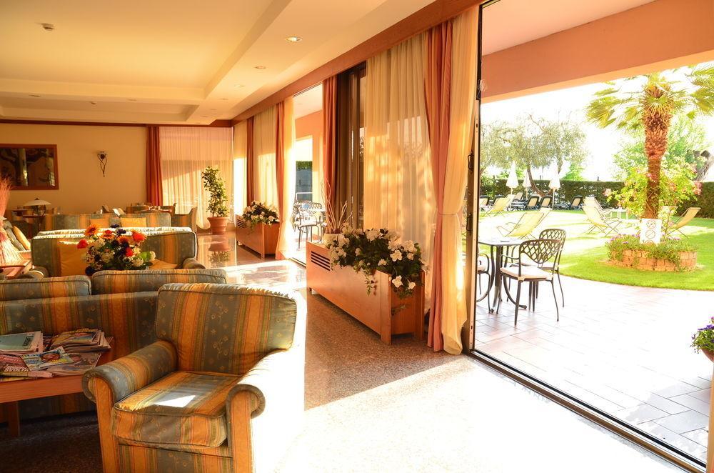 מאלצ'סינה Residence Lido Hotel מראה חיצוני תמונה