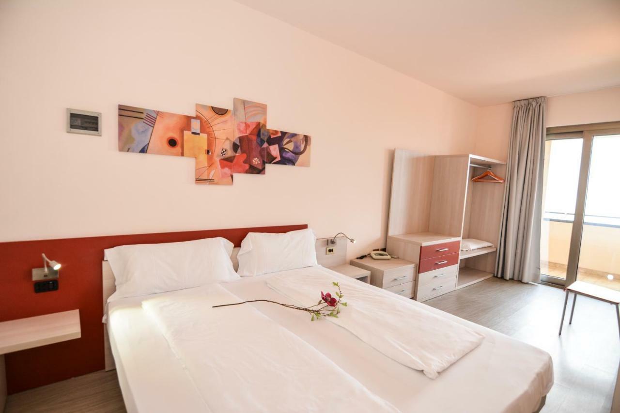 מאלצ'סינה Residence Lido Hotel מראה חיצוני תמונה